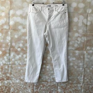 Nine West White Capri Pants